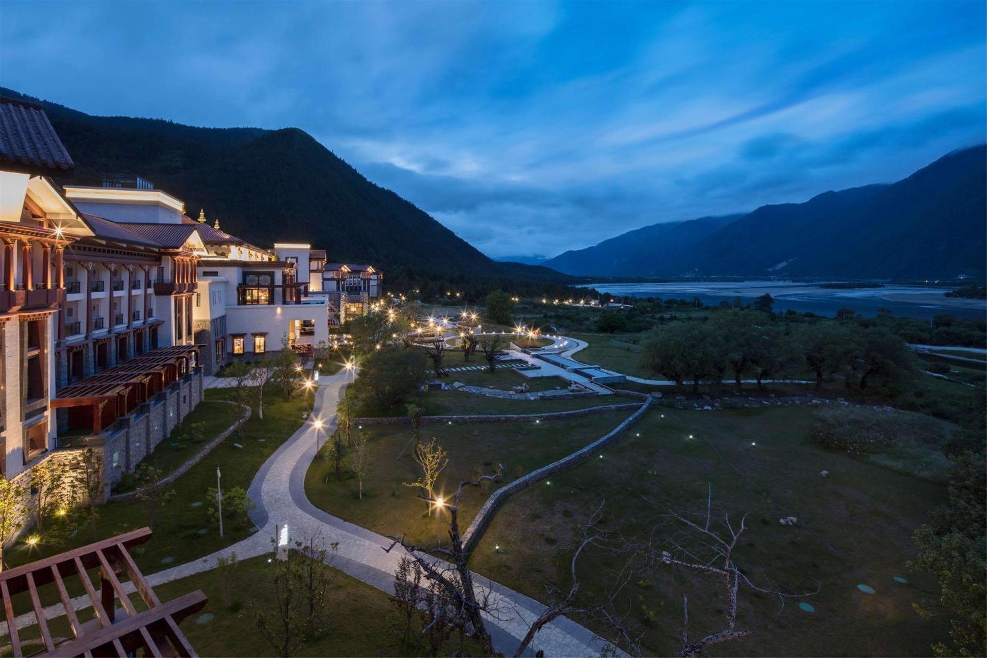 Hilton Linzhi Resort Nyingchi Exterior photo